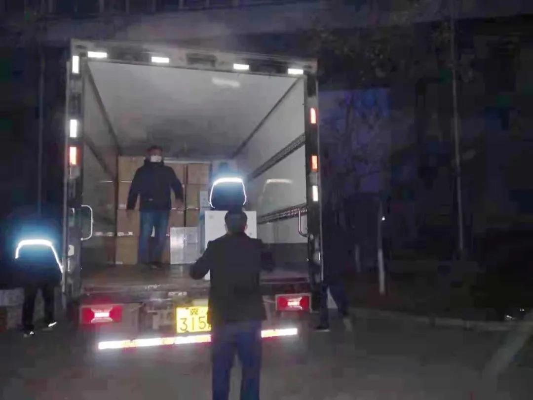 這樣深夜連續作業，已堅持了多日